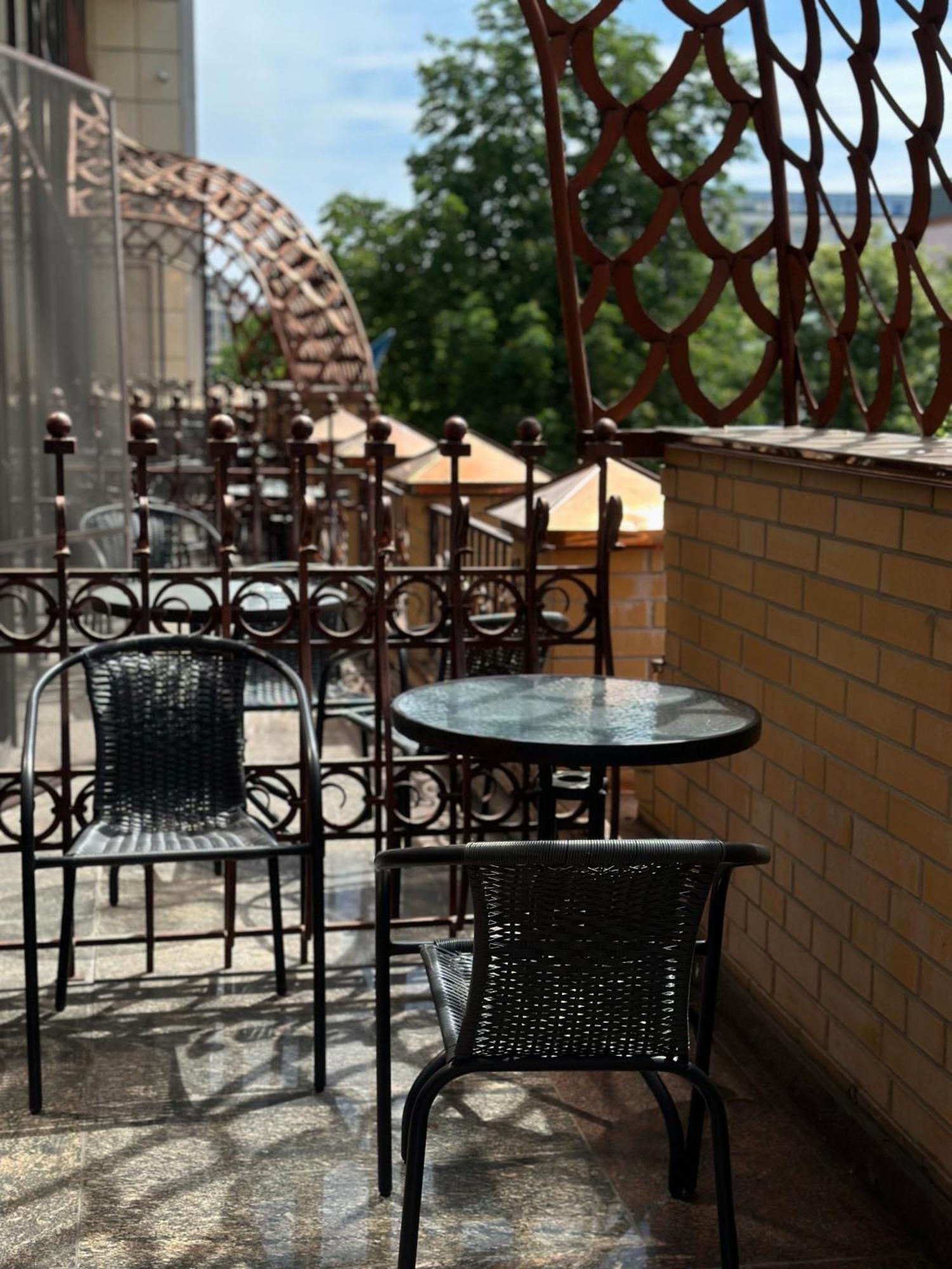 Hotel Atmosphere Poltava Luaran gambar